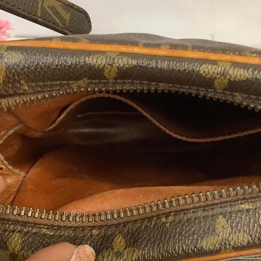 GUC Louis Vuitton Amazone Crossbody Bag